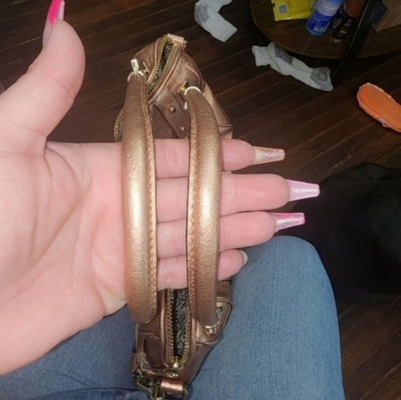 🍂🍁LIKE NEW Gorgeous Rebecca minkoff metallic rose gold cupid bag - Picture 3 of 8